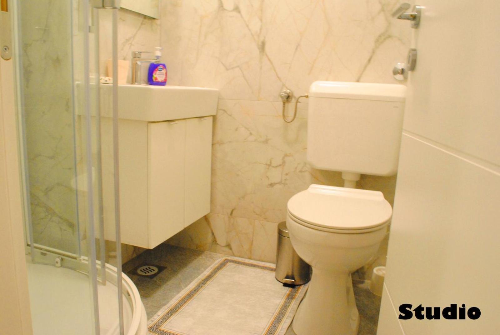 Sunshower Apartment And Studio สปลิท ภายนอก รูปภาพ