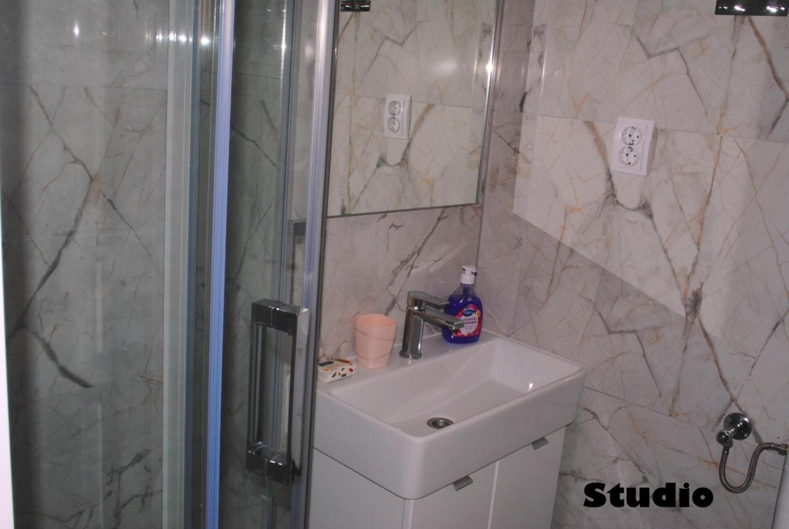Sunshower Apartment And Studio สปลิท ภายนอก รูปภาพ