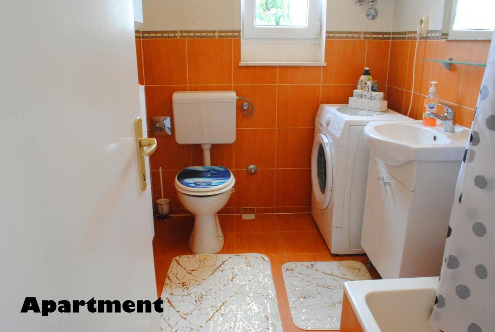 Sunshower Apartment And Studio สปลิท ภายนอก รูปภาพ