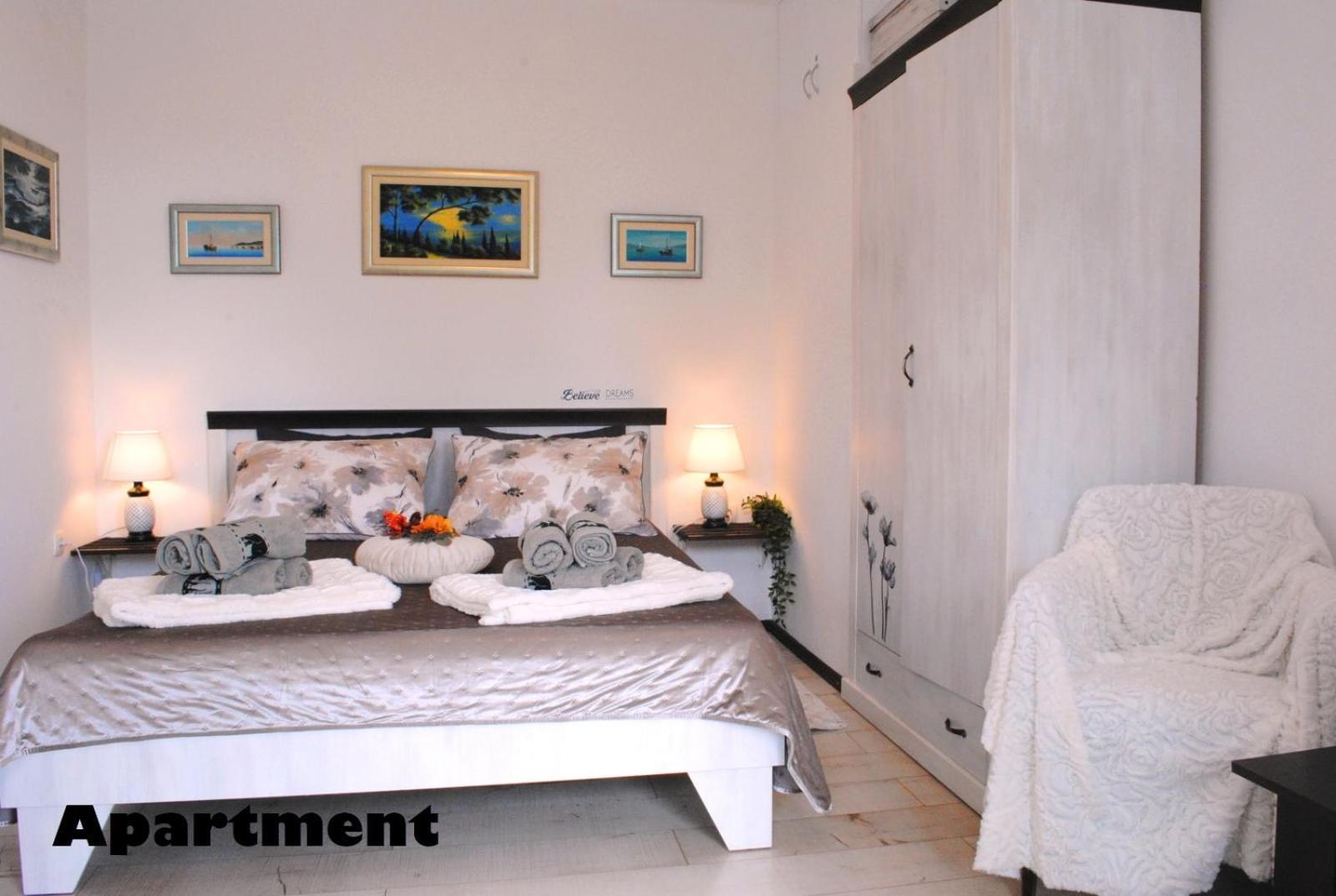 Sunshower Apartment And Studio สปลิท ภายนอก รูปภาพ